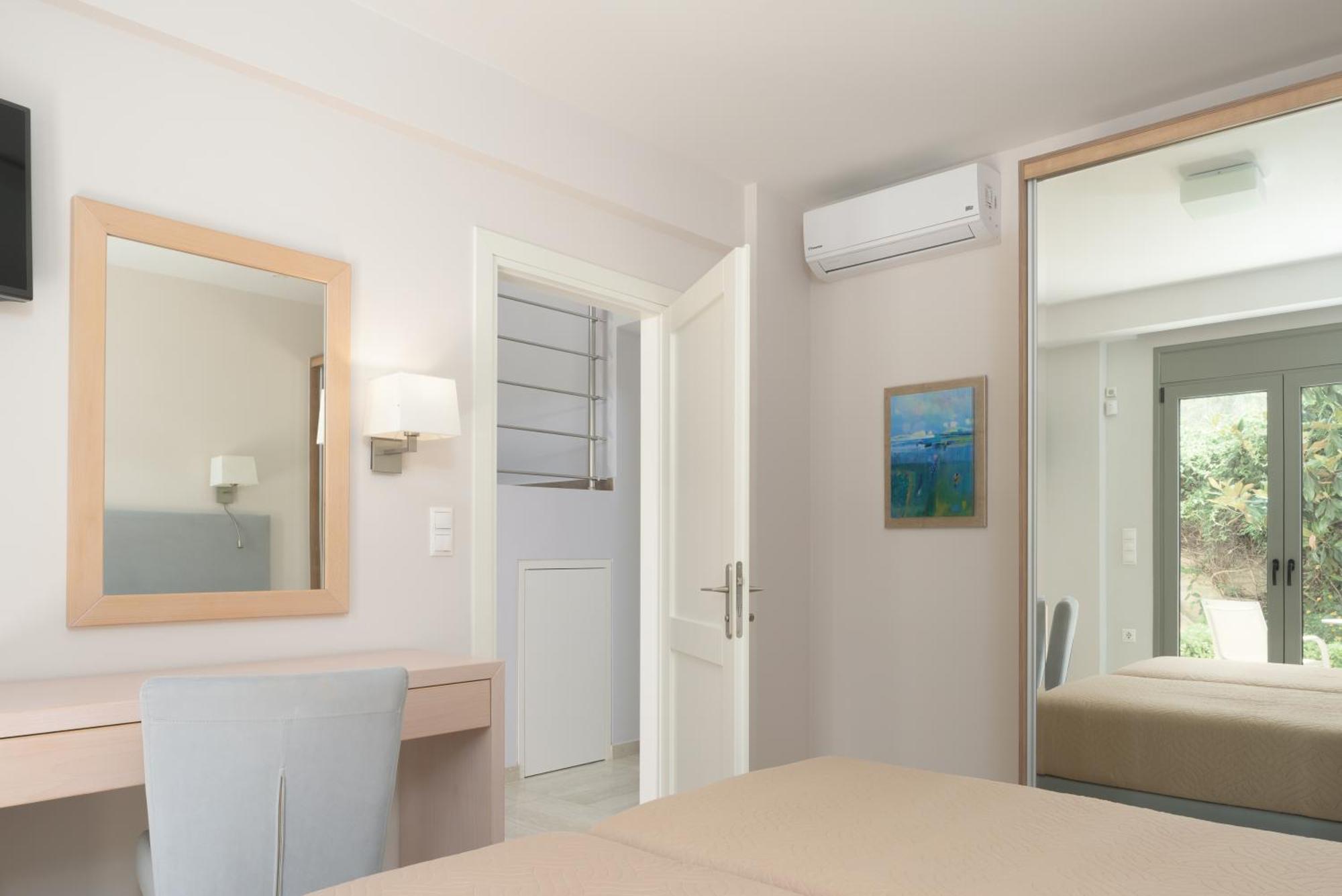 Eco Villa, A Perfect Escape Close To The Beach, By Thinkvilla Maroulas ภายนอก รูปภาพ